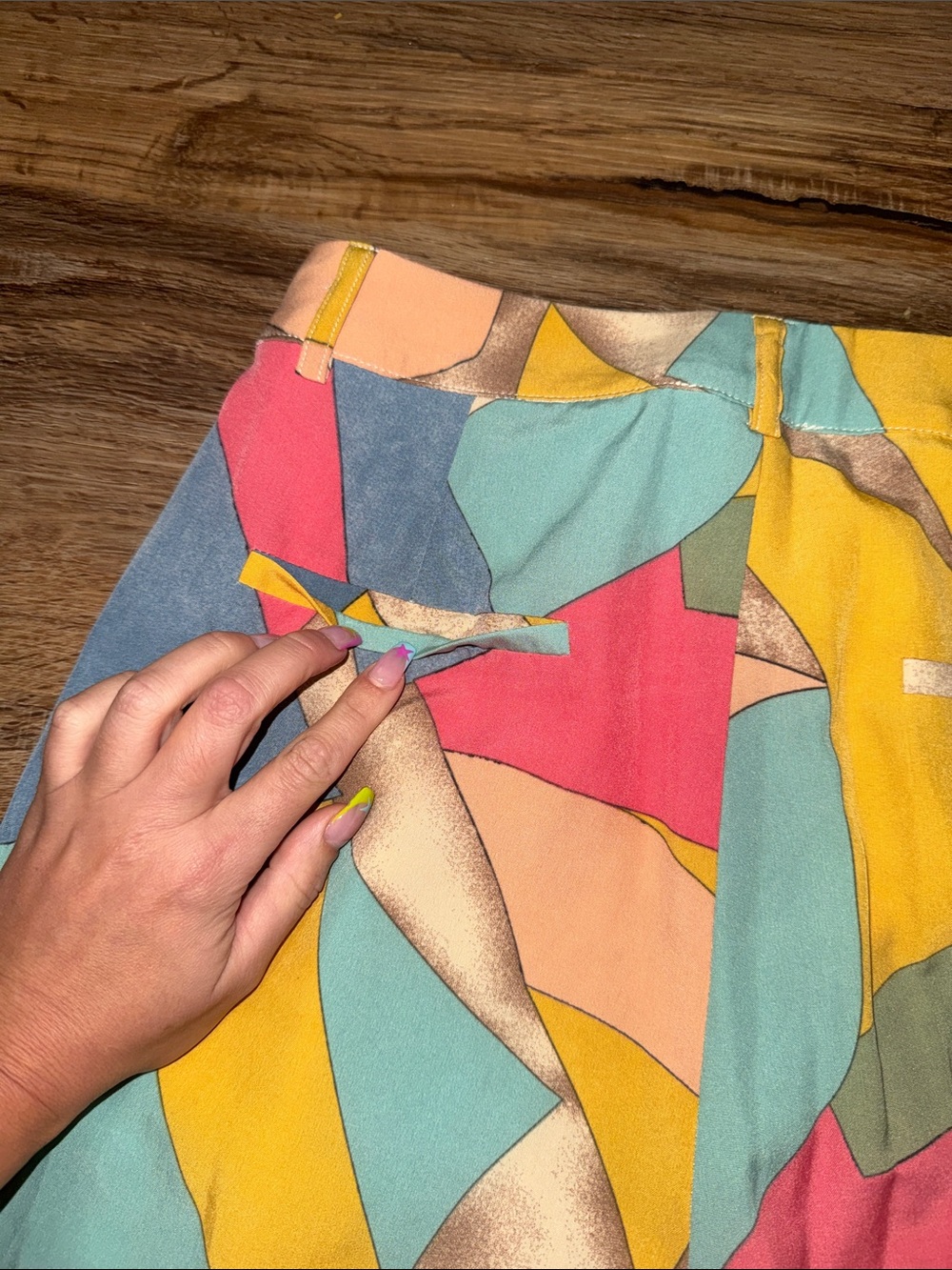 Colorblock Wide-Leg Pants - Picture 12 of 12